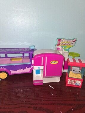 Shopkins Playsets Lot *INCOMPLETE*